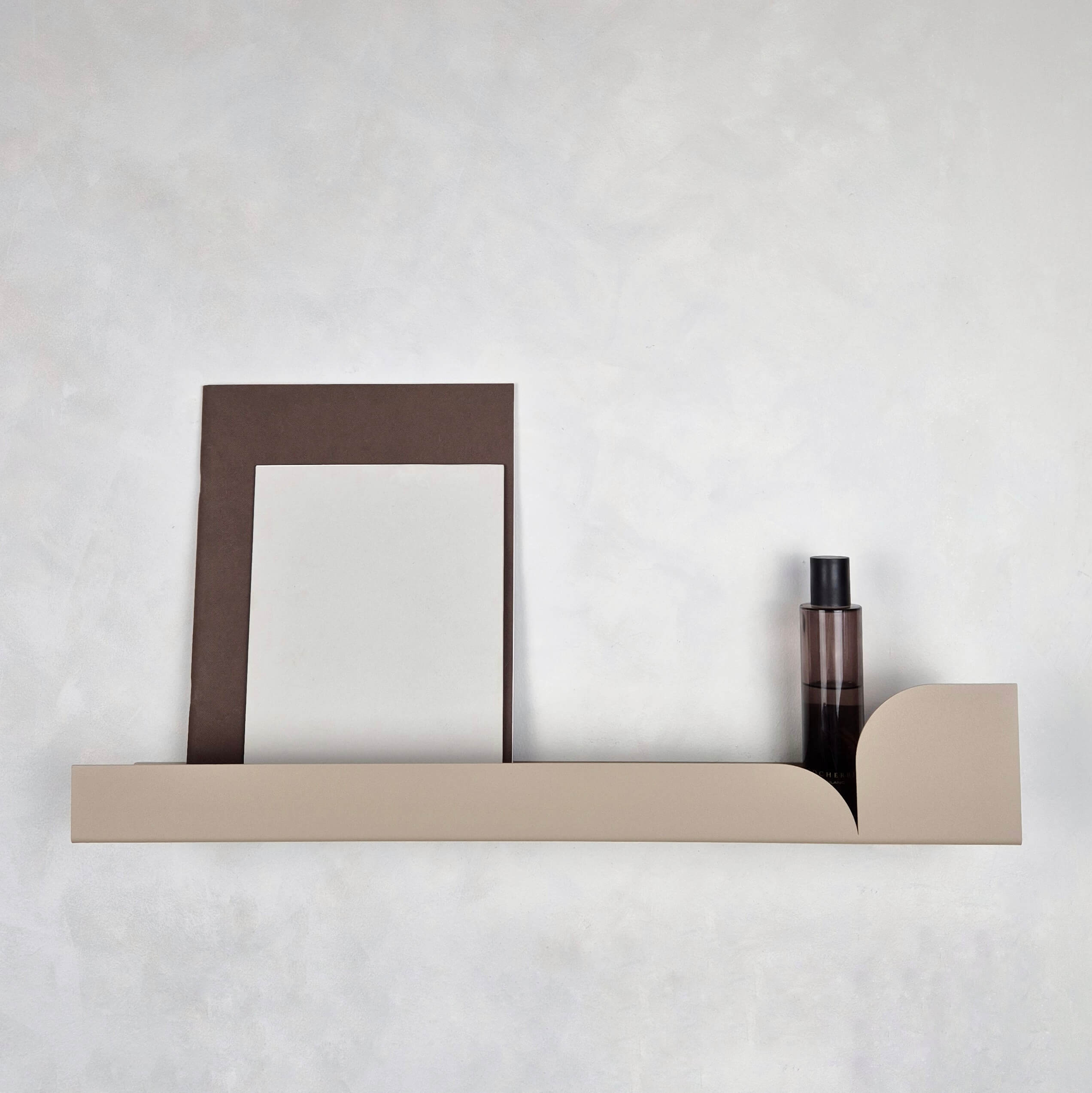 Estantería metálica grande Torino – estante flotante de 60cm